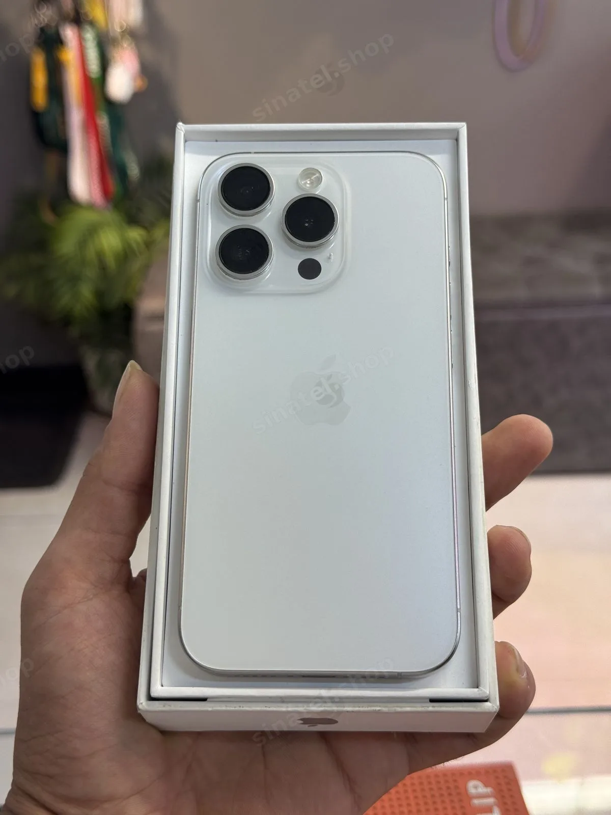 گوشی آیفون 15pro 256GB za\a